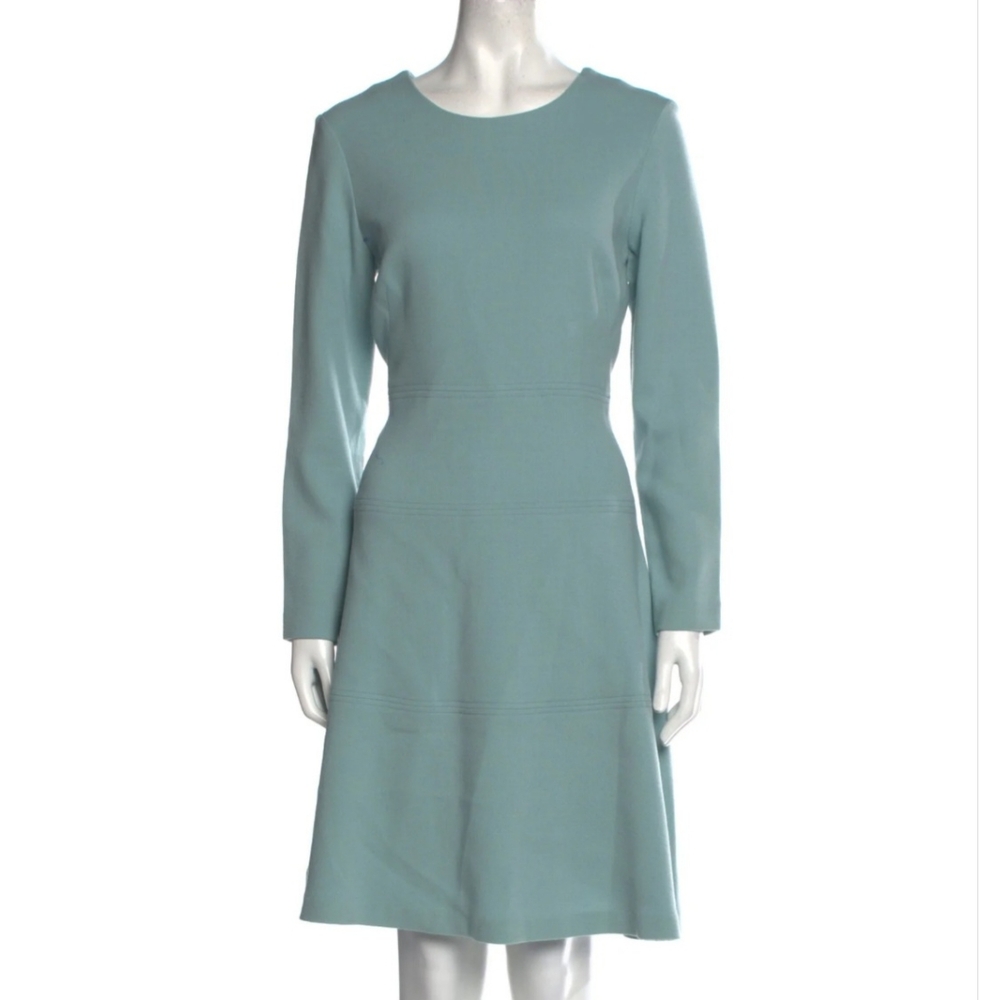 Lela rose scooped neck, knee Length. Virgin wool. Size 4